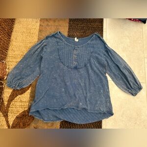 We The Free Washed Blue Button-Front Peasant Blouse